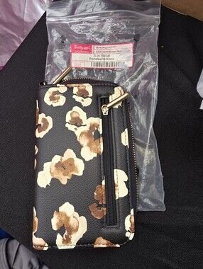 Thirty-One  Slim Wallet in Autumn bouquet